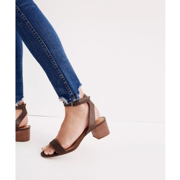 Madewell 10” High Rise Button Fly Skinny Jeans Chewed Hem Edition - Picture 4 of 11